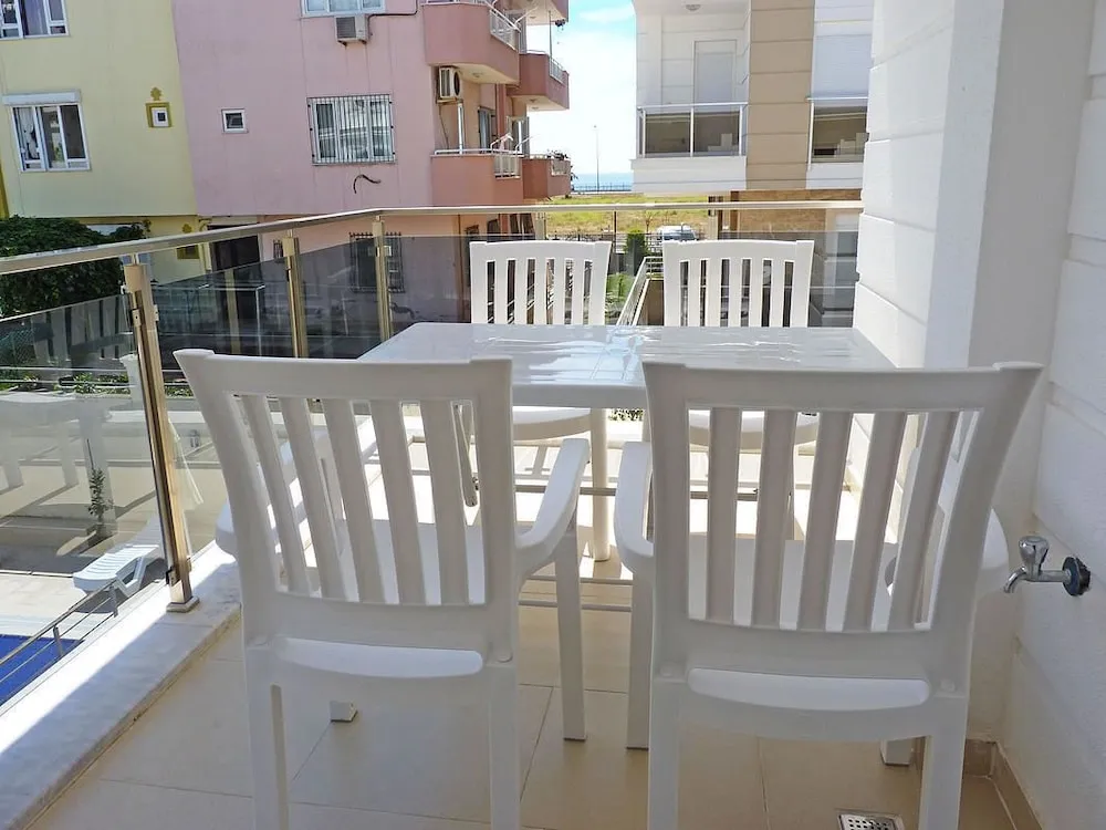 Apart Daire, 3 Yatak Odası, Havuz Manzaralı