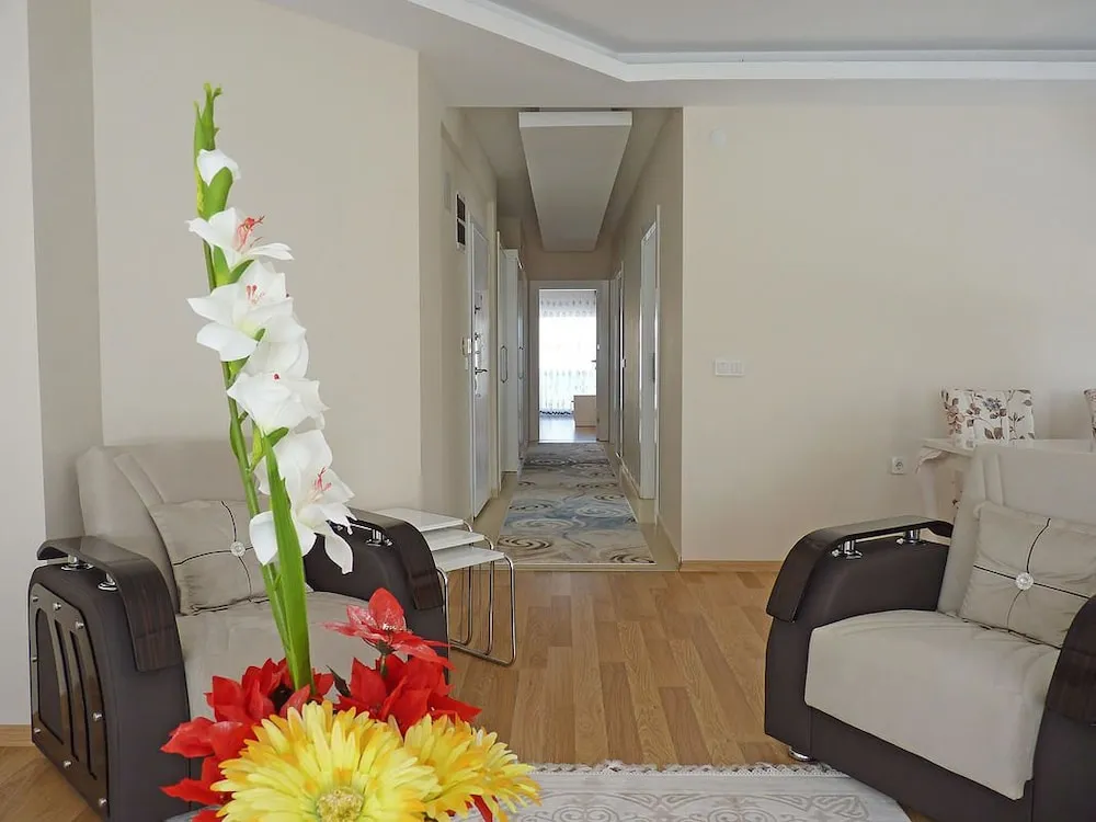 Apart Daire, 3 Yatak Odası, Havuz Manzaralı