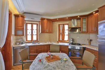 KC Apartments by Çınarlar