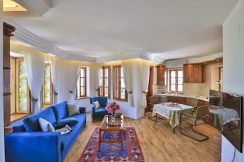 KC Apartments by Çınarlar