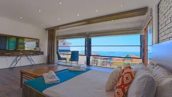 Peace Hotel
