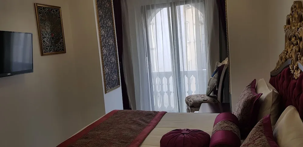 Standard Tek Büyük Yataklı Oda