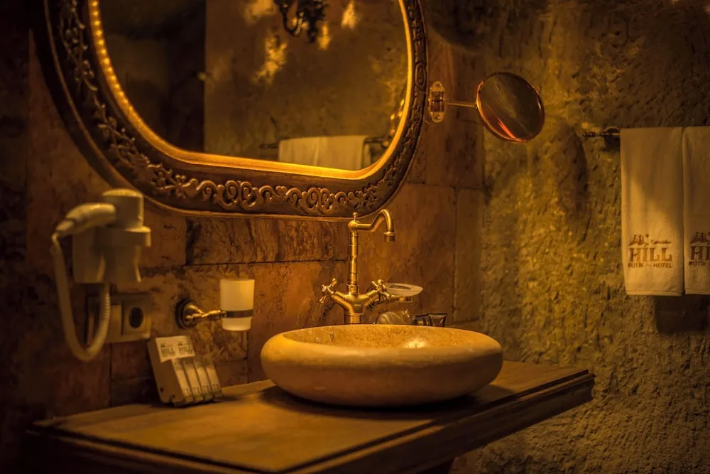 Premium Cave Room