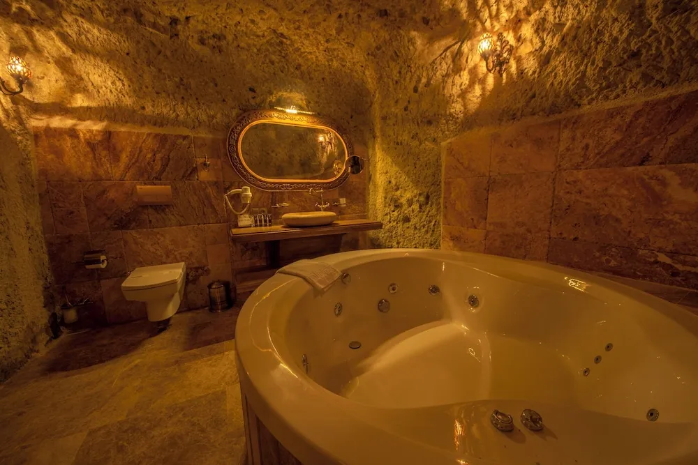 Premium Cave Suite