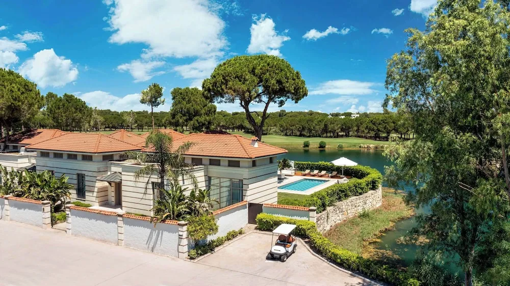 Villa (Pasha)