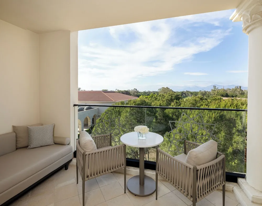 Süit, 1 En Büyük (King) Boy Yatak, Golf Manzaralı