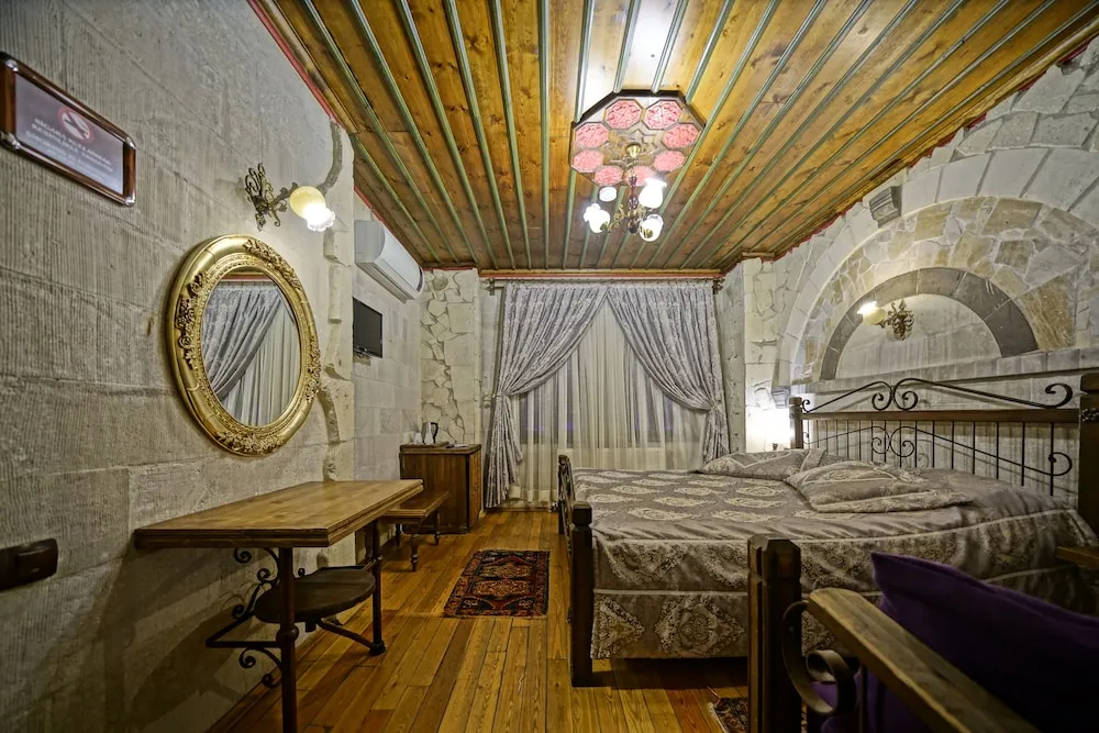 Standard Tek Büyük Yataklı Oda