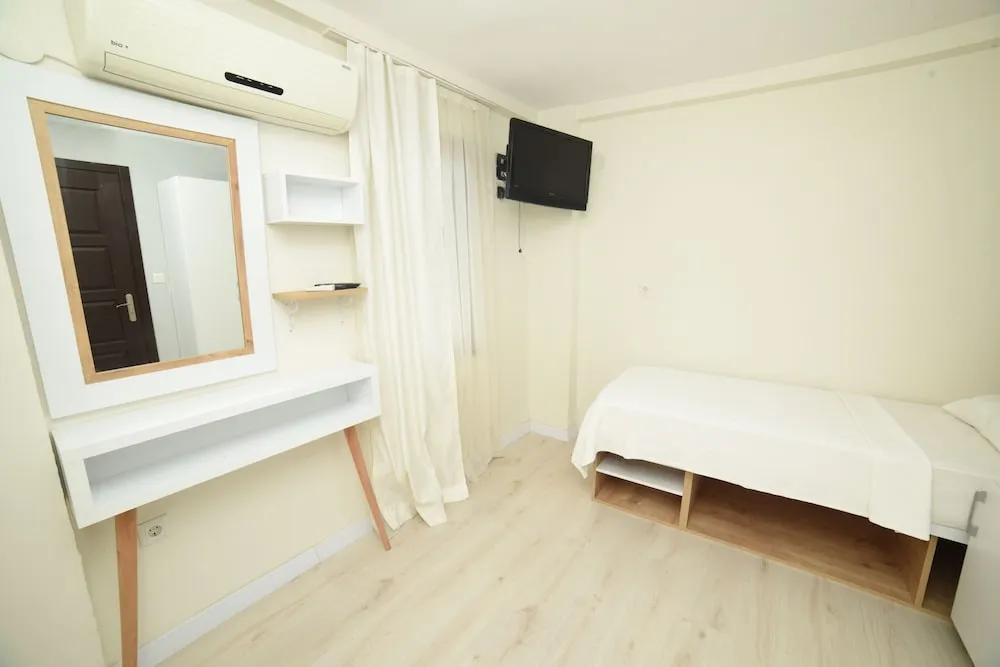 Standard Üç Kişilik Oda, Deniz Manzaralı