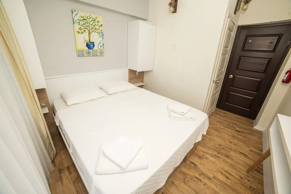 Tek Büyük Yataklı Oda, Balkon, Deniz Manzaralı