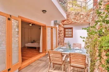 Kas Yoga House