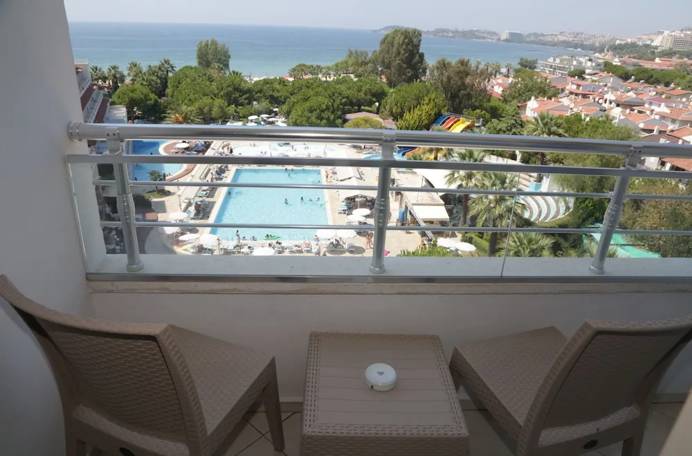 Standard Room Land view