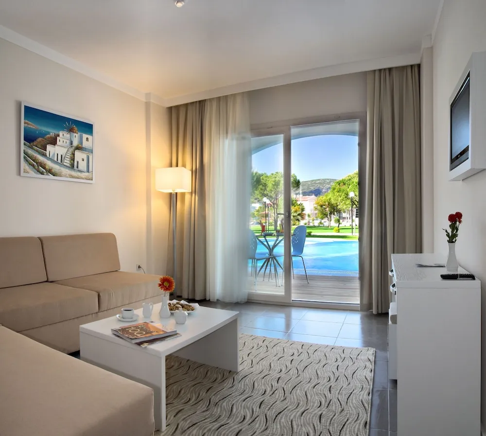 Pool Select Room