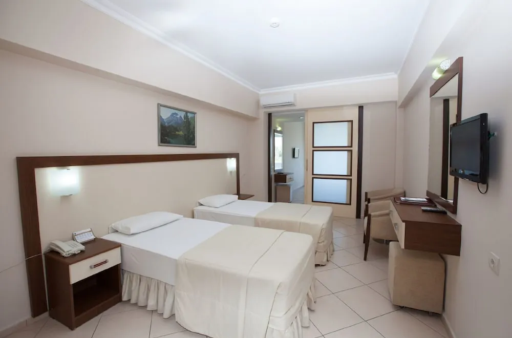 Standard Family Room Side Sea View