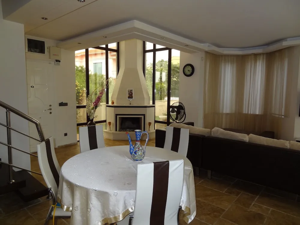 Villa, 3 Yatak Odası, Sigara İçilmez, Bahçeli