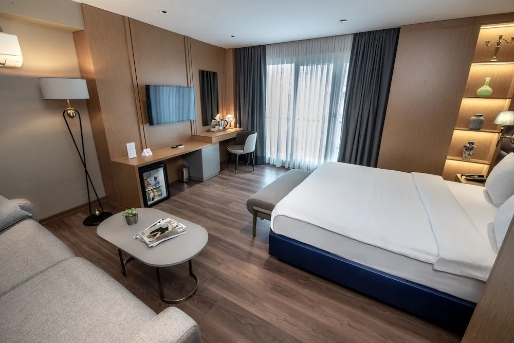 Deluxe Tek Büyük Yataklı Oda