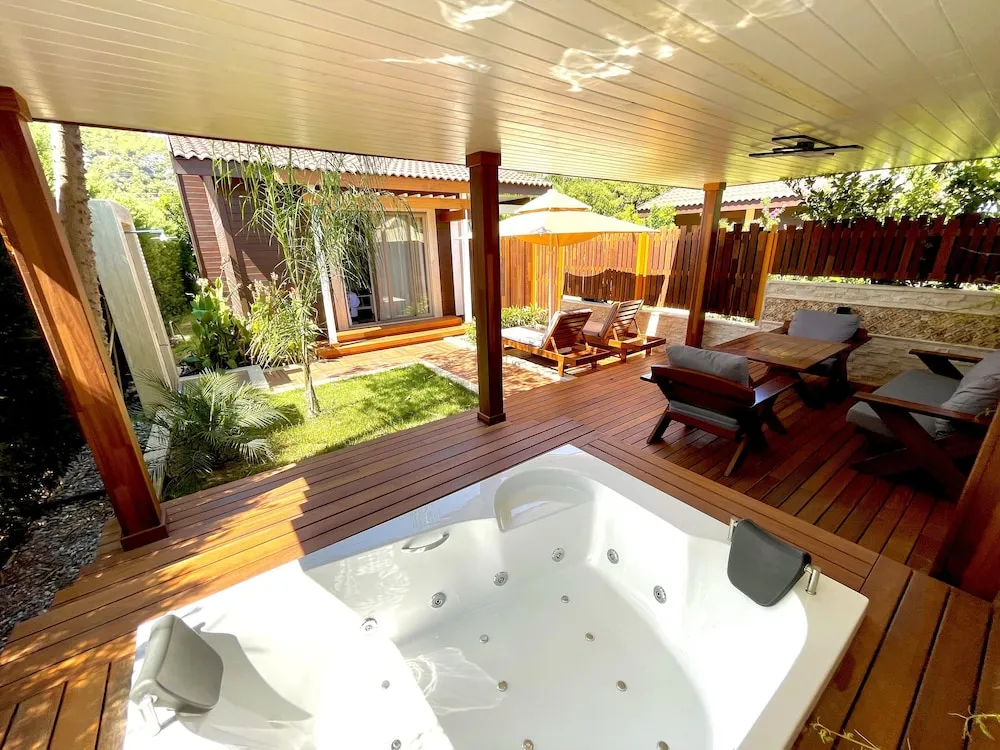 Deluxe Bungalov