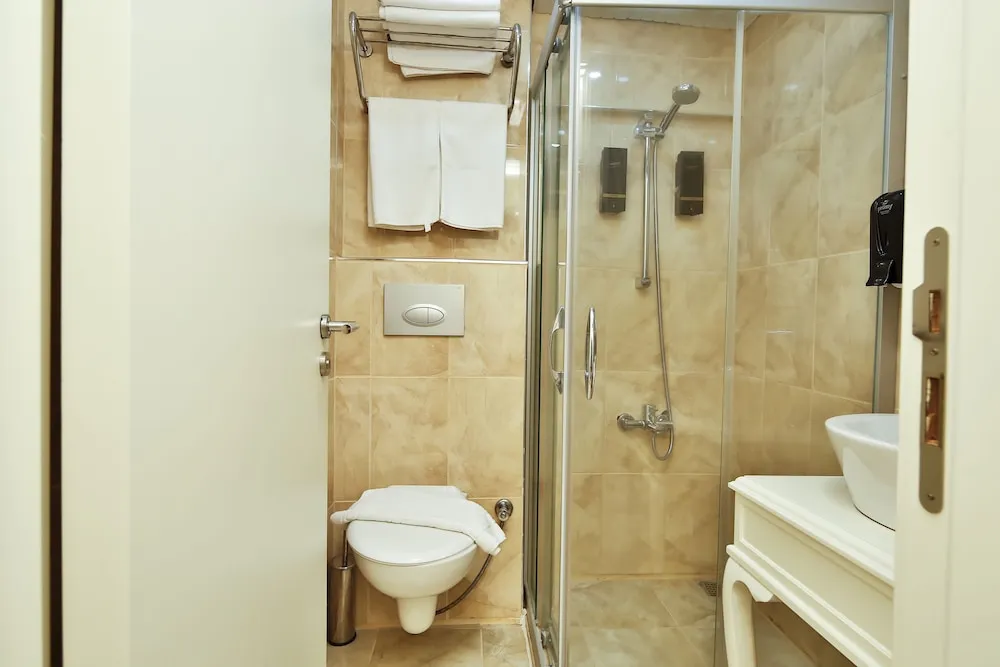 Tek Büyük Yataklı Oda, Bahçe Manzaralı