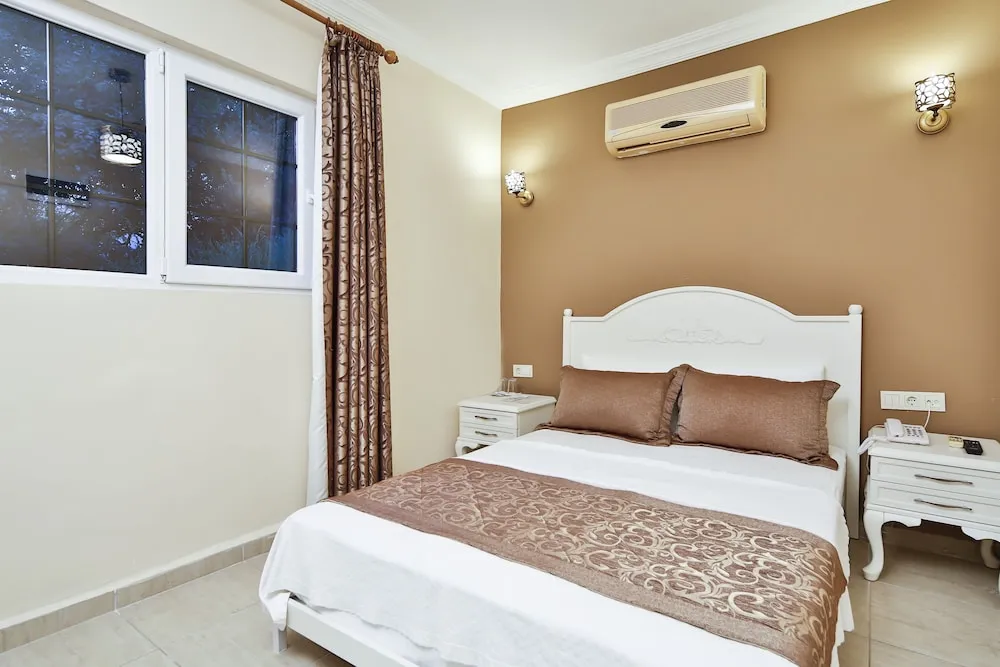 Economy Tek Büyük Yataklı Oda (Without Balcony)
