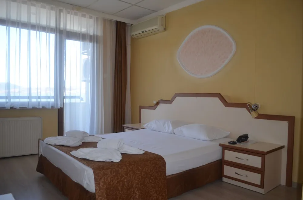 Tek Büyük Yataklı Oda