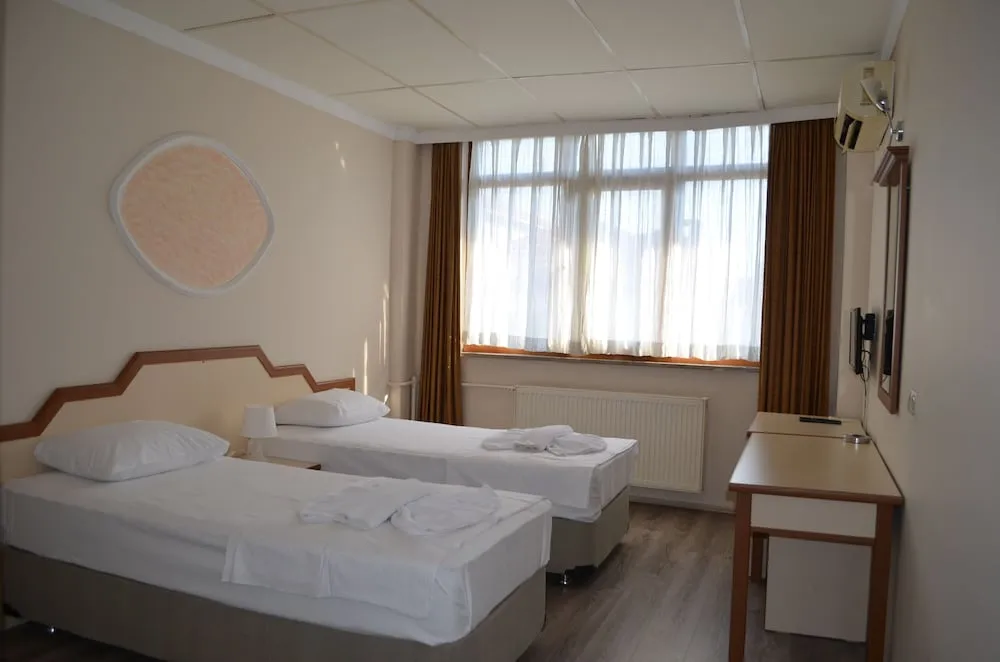 Land View Room (2 Twin Beds)