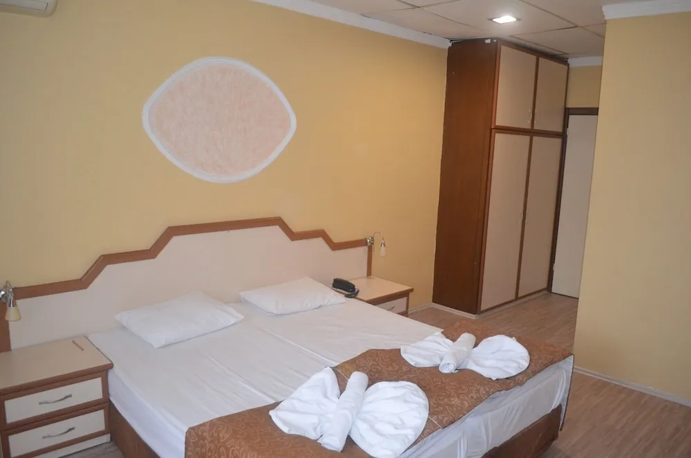 Land View Room (2 Twin Beds)