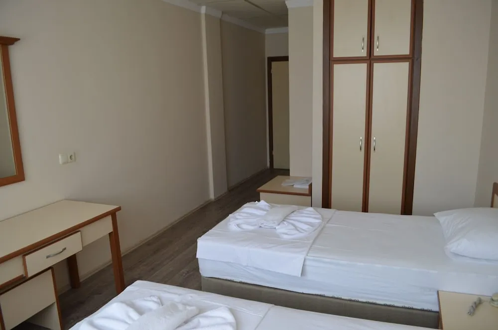 Land View Room (2 Twin Beds)
