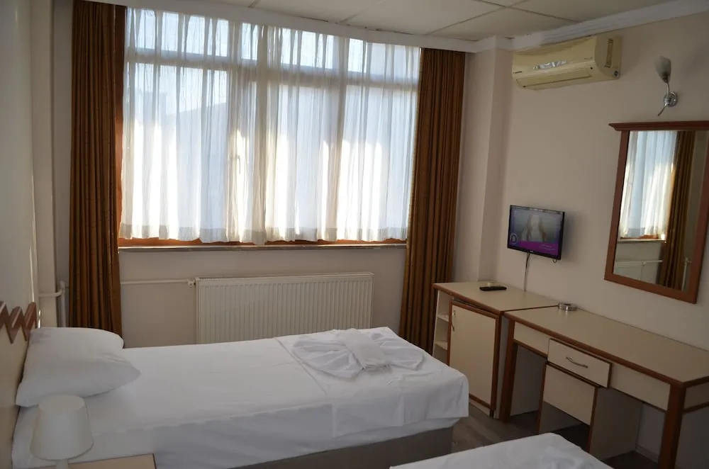 Land View Room (2 Twin Beds)