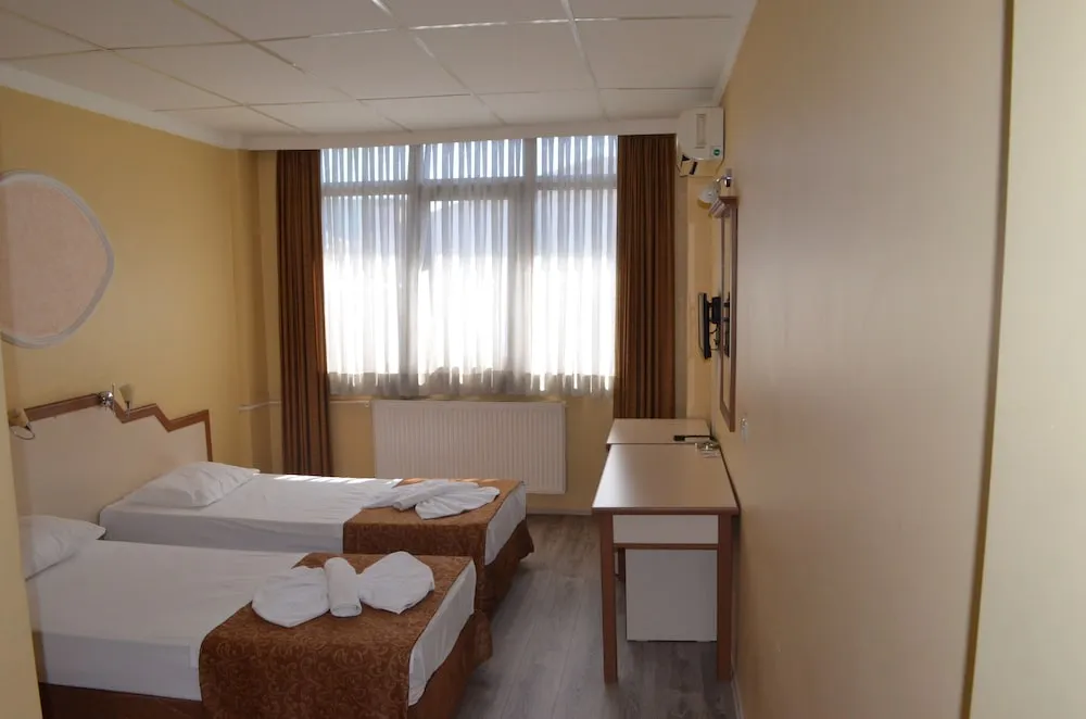 Land View Room (2 Twin Beds)