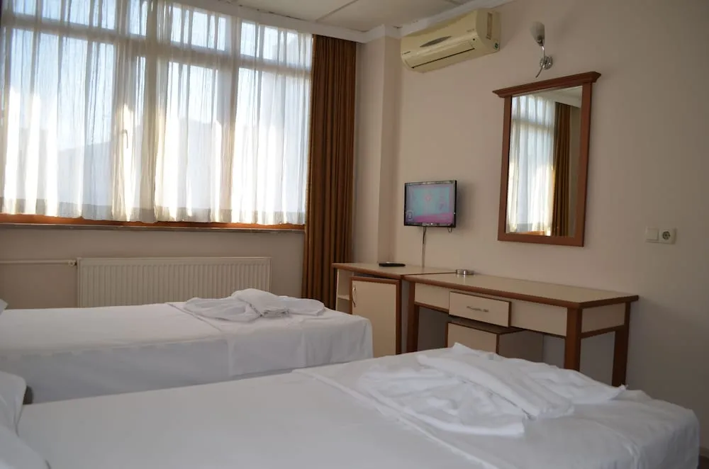 Land View Room (2 Twin Beds)