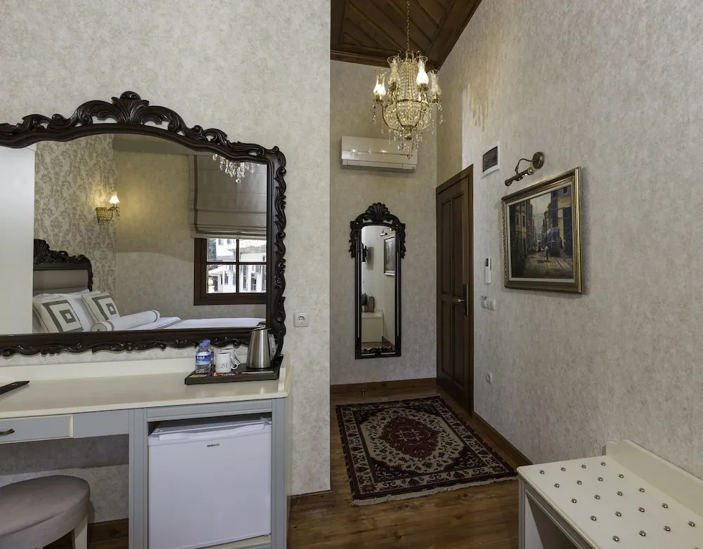 Junior Oda, 1 Büyük (Queen) Boy Yatak ve Çekyat, Banyolu/Duşlu, Şehir Manzaralı