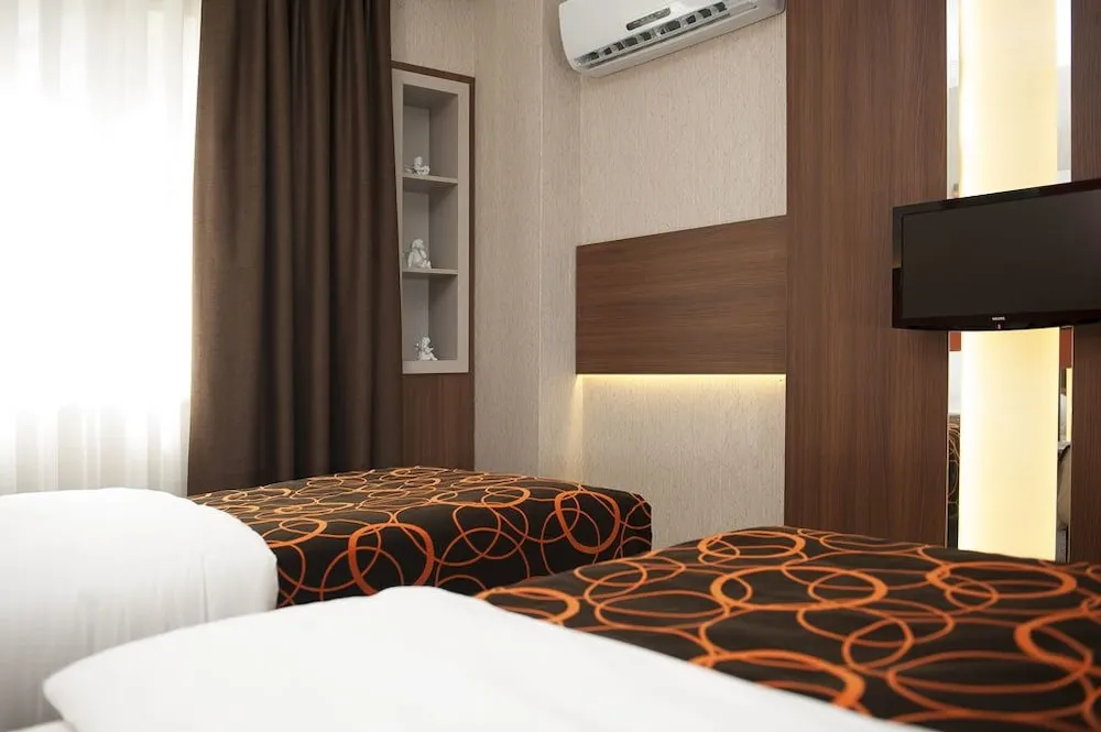 Standard Tek Büyük veya İki Ayrı Yataklı Oda