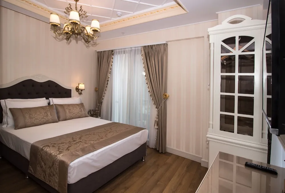 Deluxe Tek Büyük Yataklı Oda