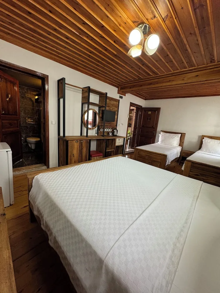 Deluxe Üç Kişilik Oda