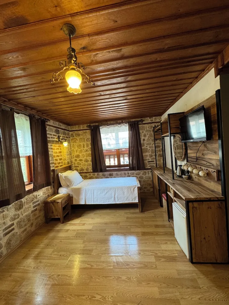 Deluxe Üç Kişilik Oda