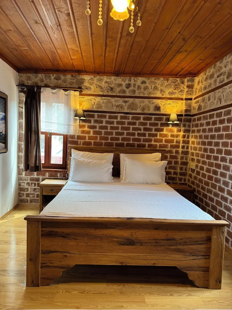 Deluxe Üç Kişilik Oda