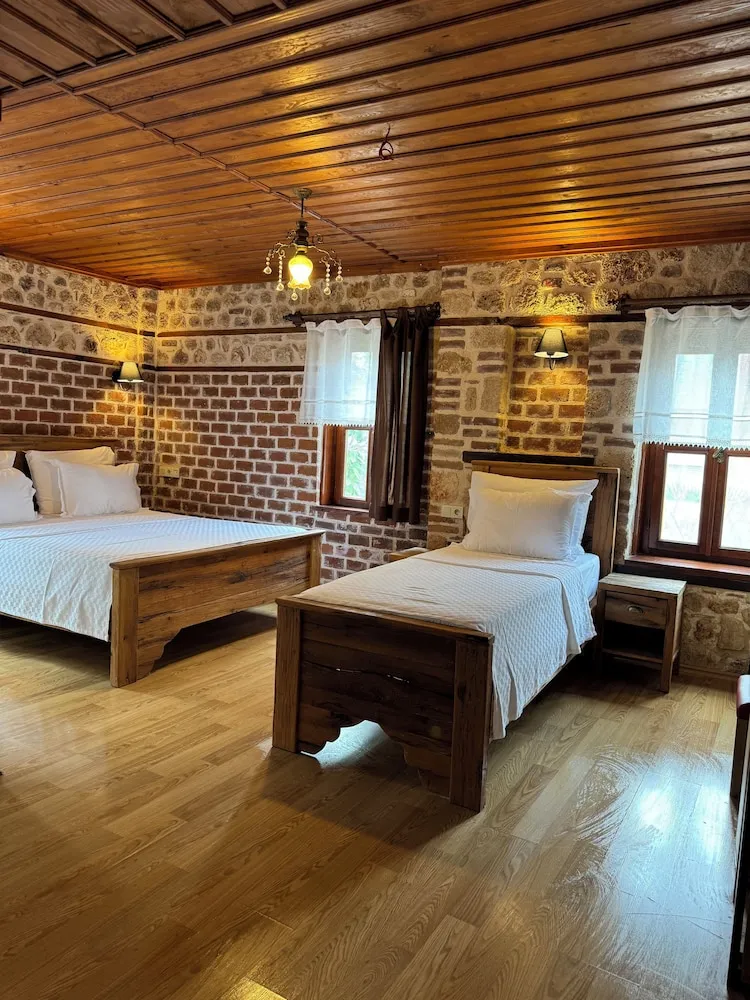 Deluxe Üç Kişilik Oda