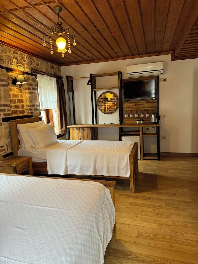 Deluxe Üç Kişilik Oda