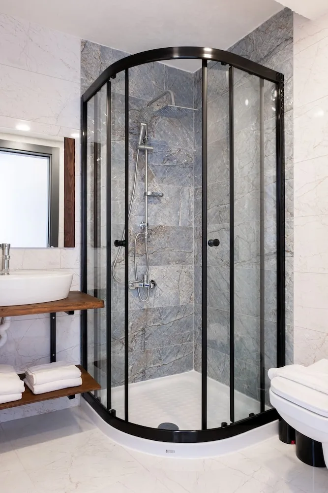 Design Tek Büyük Yataklı Oda