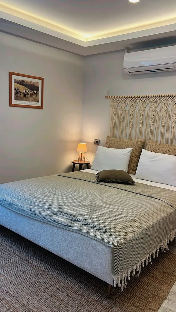 Design Tek Büyük Yataklı Oda