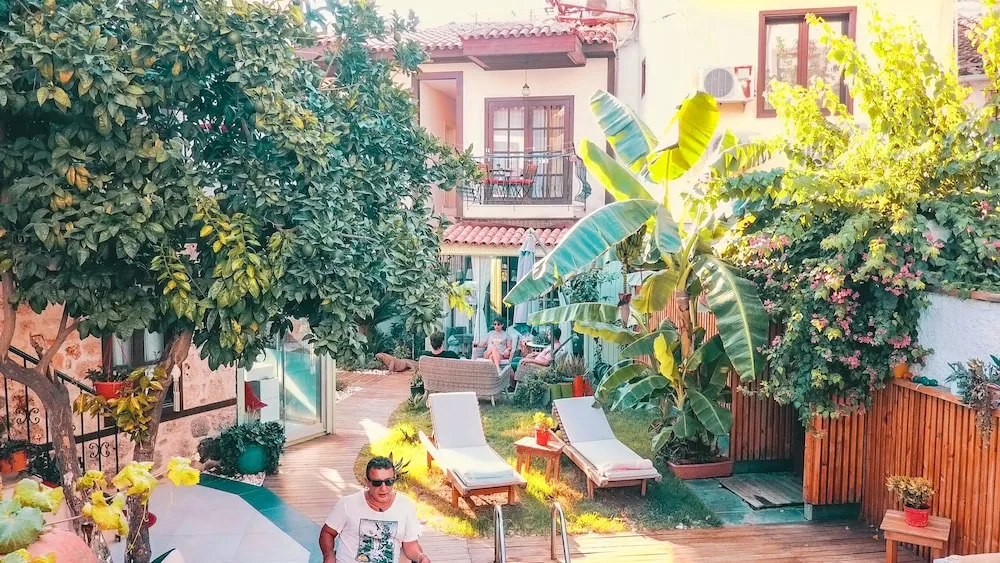 Grand Süit, 1 Yatak Odası, Küçük Mutfak, Havuz Manzaralı