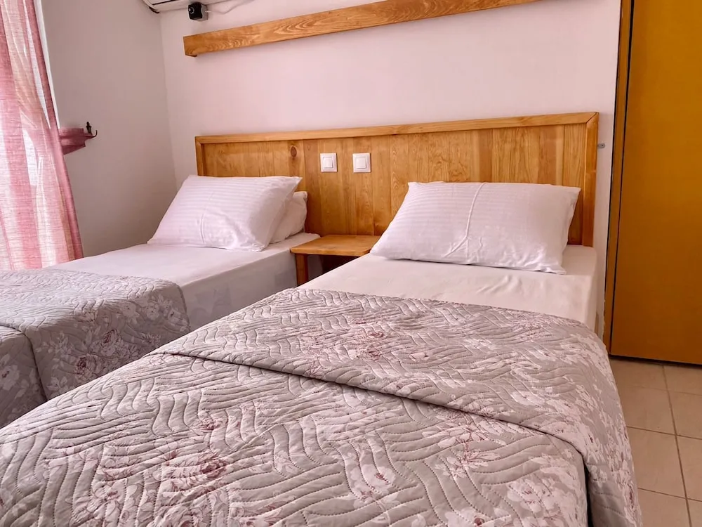 Standard Tek Büyük veya İki Ayrı Yataklı Oda