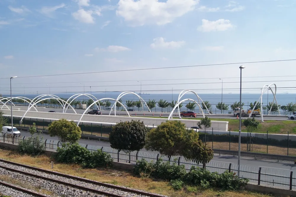 Standard Tek Büyük Yataklı Oda, Kısmi Deniz Manzaralı