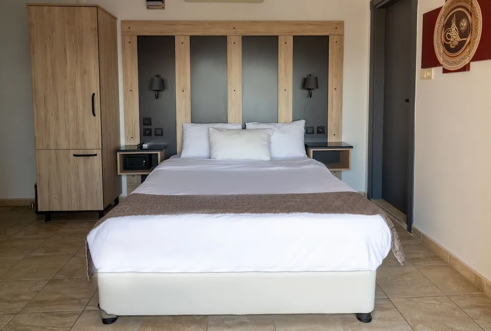 Tek Büyük Yataklı Oda, 1 Çift Kişilik Yatak, Balkon, Deniz Manzaralı