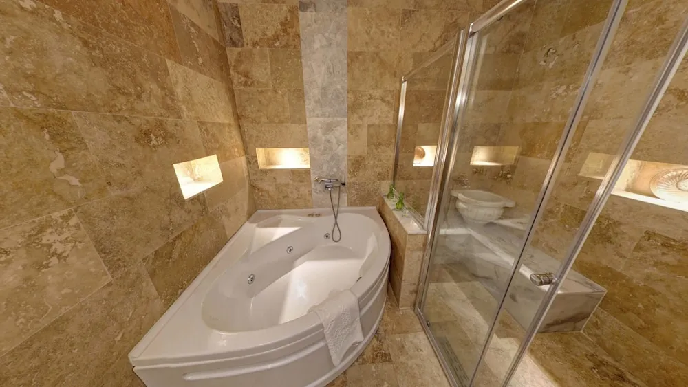 Honeymoon Tek Büyük Yataklı Oda