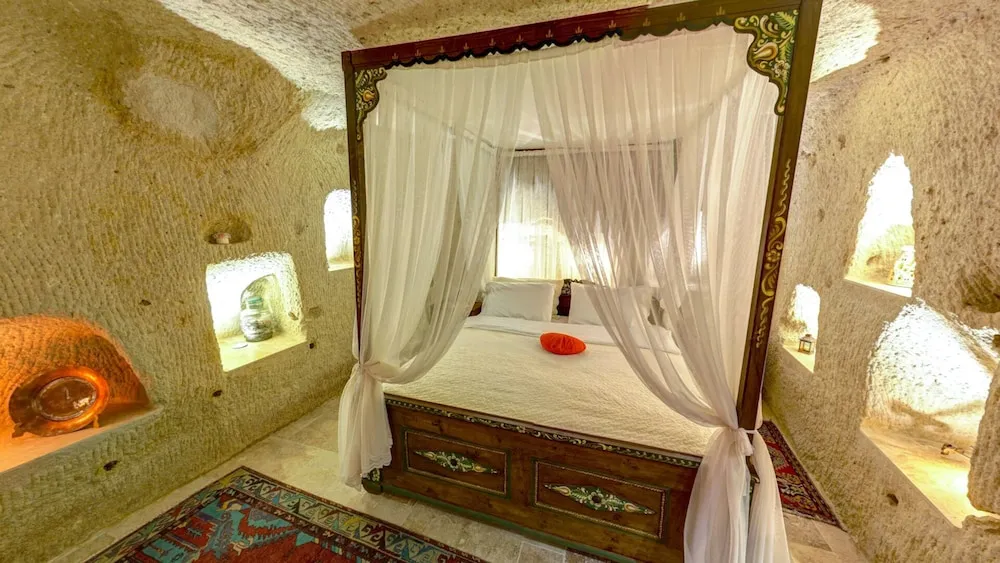 Honeymoon Tek Büyük Yataklı Oda
