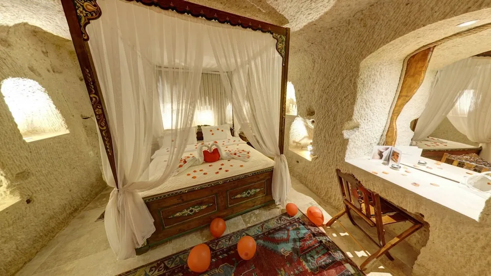 Honeymoon Tek Büyük Yataklı Oda