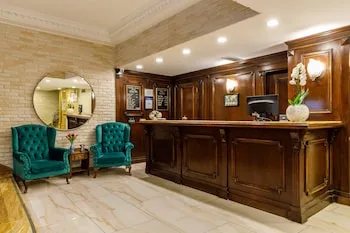 Hotel Golden Crown