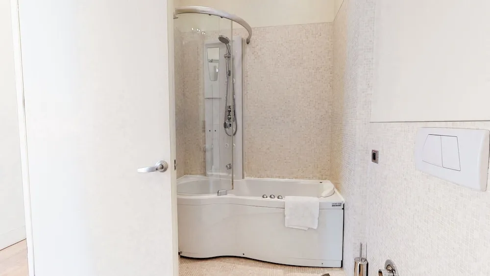 Deluxe Tek Büyük Yataklı Oda, Deniz Manzaralı