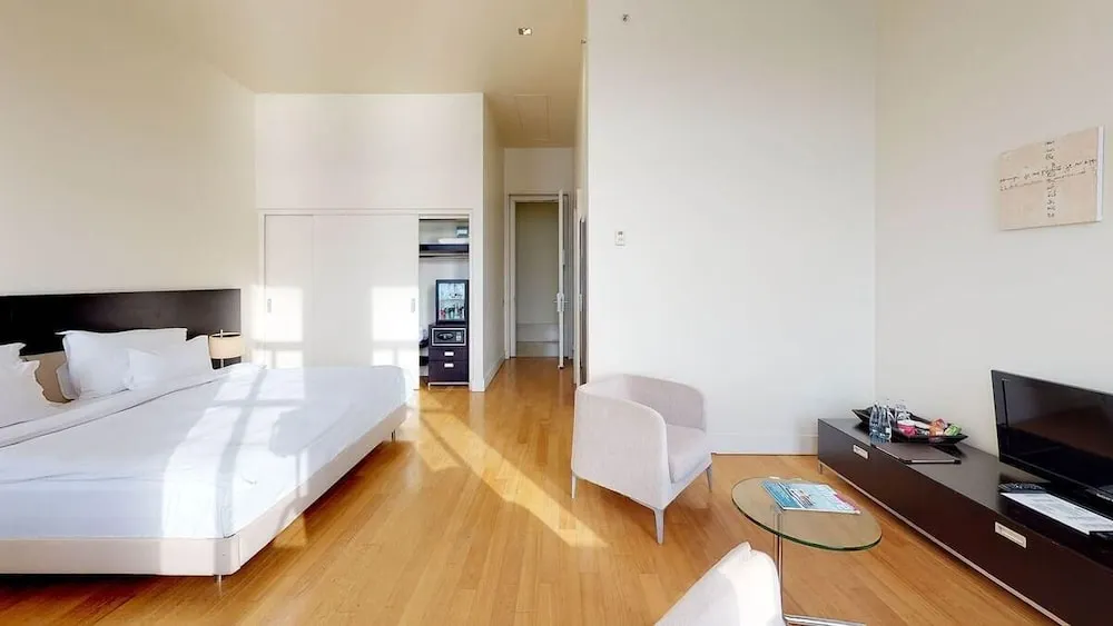 Deluxe Tek Büyük Yataklı Oda, Deniz Manzaralı