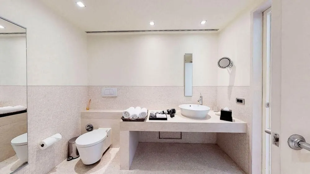 Deluxe Tek Büyük Yataklı Oda, Deniz Manzaralı
